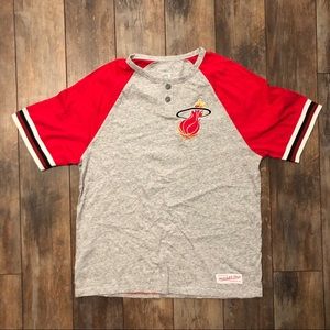 ☄️🏀 Miami Heat NBA Short Sleeve Henley